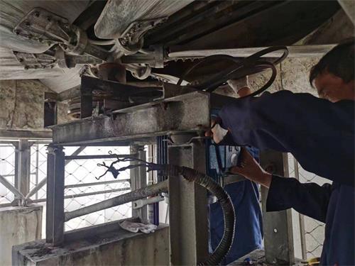 <a href=http://www.limijiaoyu.com/peijian/fan/ target=_blank class=infotextkey>冷卻塔風(fēng)機(jī)</a>噪聲控制方法